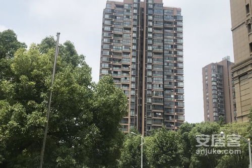 上海灘花園優(yōu)點 不足,上海灘花園怎么樣,上海灘花園周邊房產(chǎn)中介經(jīng)紀(jì)人評價